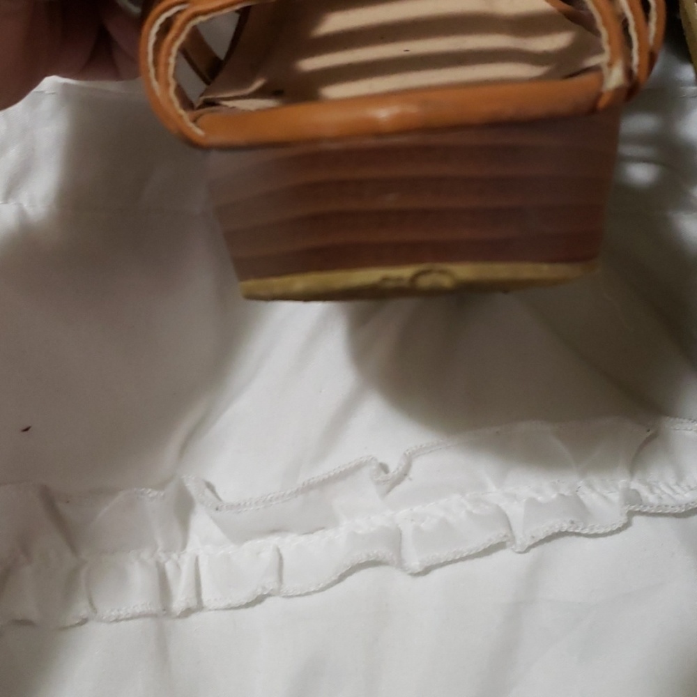 Heels - Picture 3 of 3